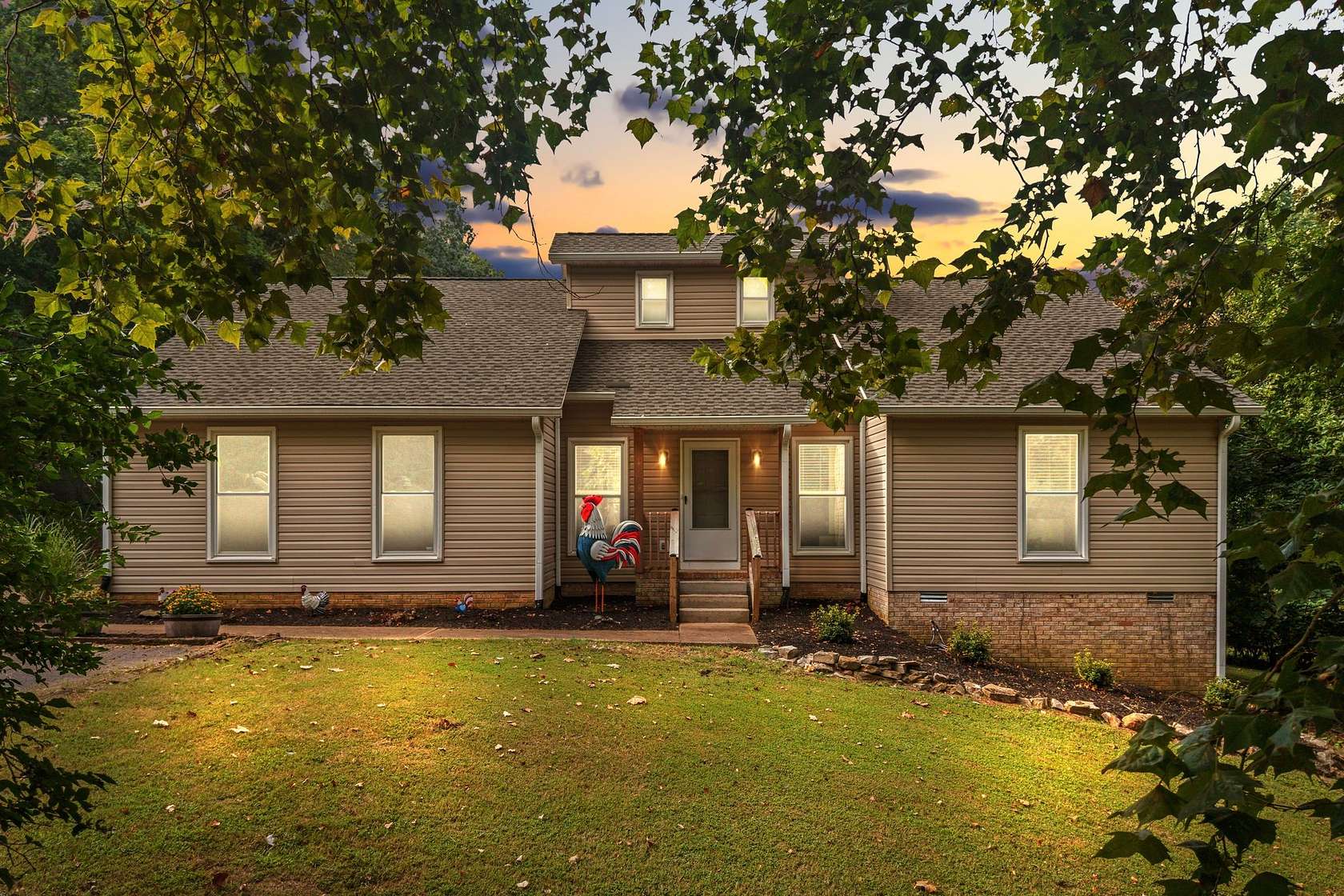 2.33 Acres of Land with Home for Sale in Columbia, Tennessee