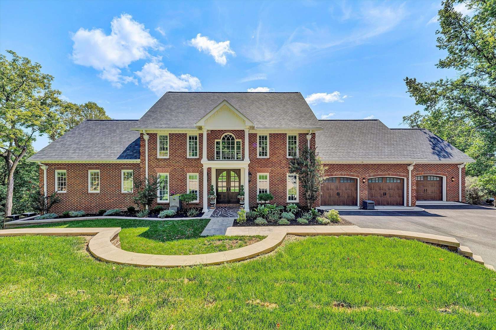 2.13 Acres of Land with Home for Sale in Roanoke, Virginia