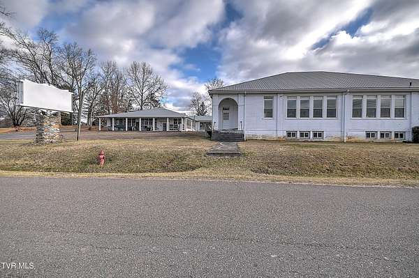 2 Acres of Land with Home for Sale in Abingdon, Virginia