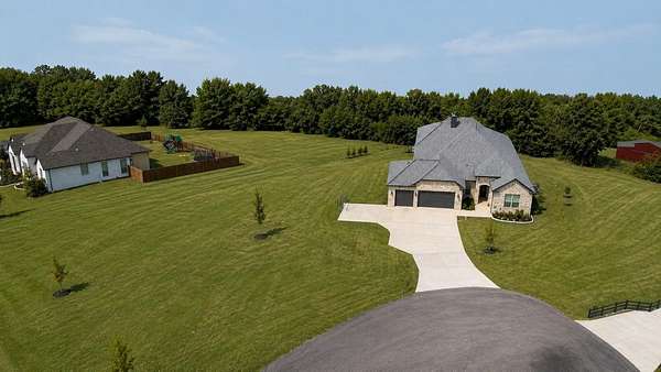 111 Acres of Land with Home for Sale in Van Alstyne, Texas
