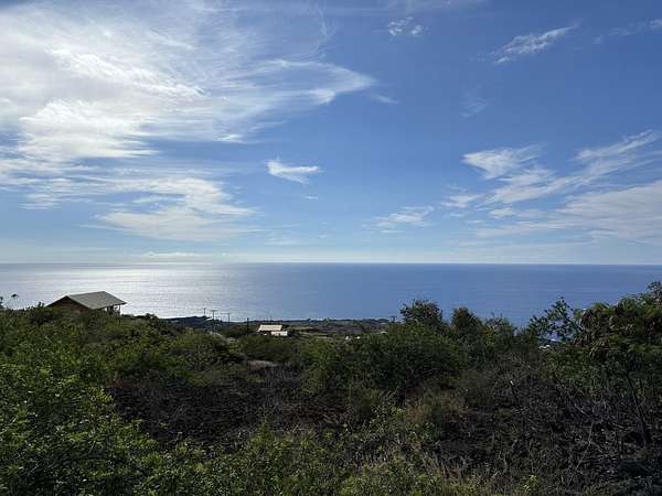 1 Acre of Residential Land for Sale in Captain Cook, Hawaii