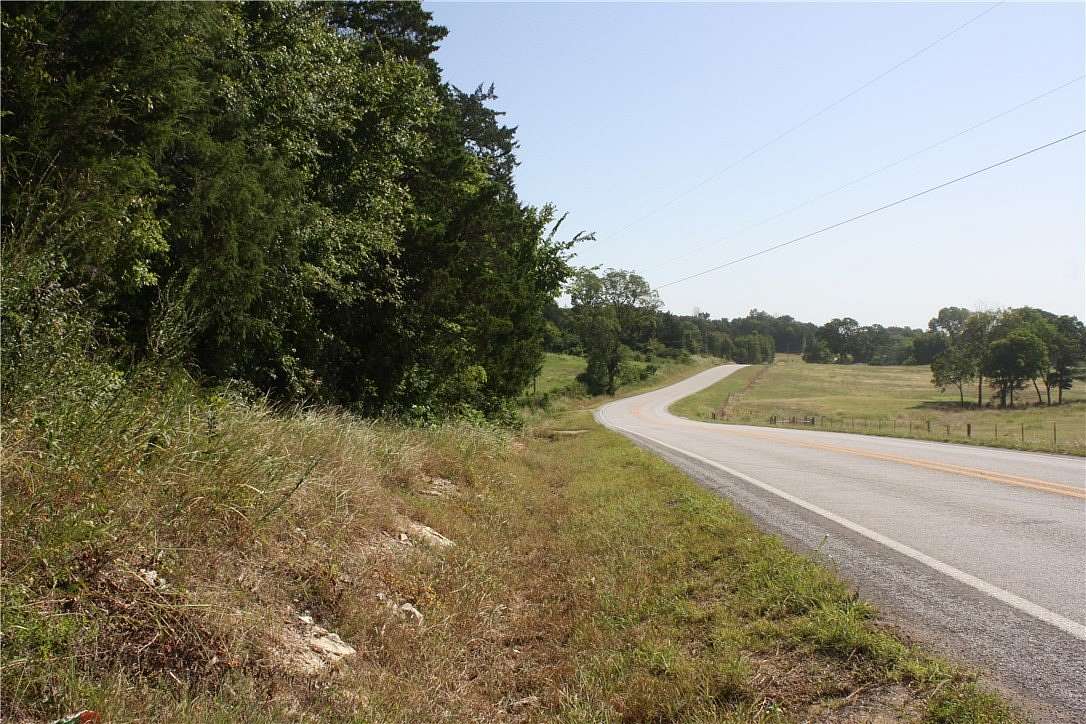 13 Acres of Agricultural Land for Sale in Flippin, Arkansas
