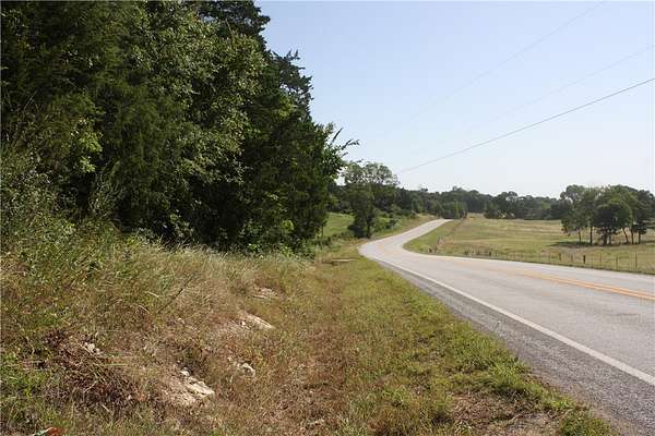 13 Acres of Agricultural Land for Sale in Flippin, Arkansas