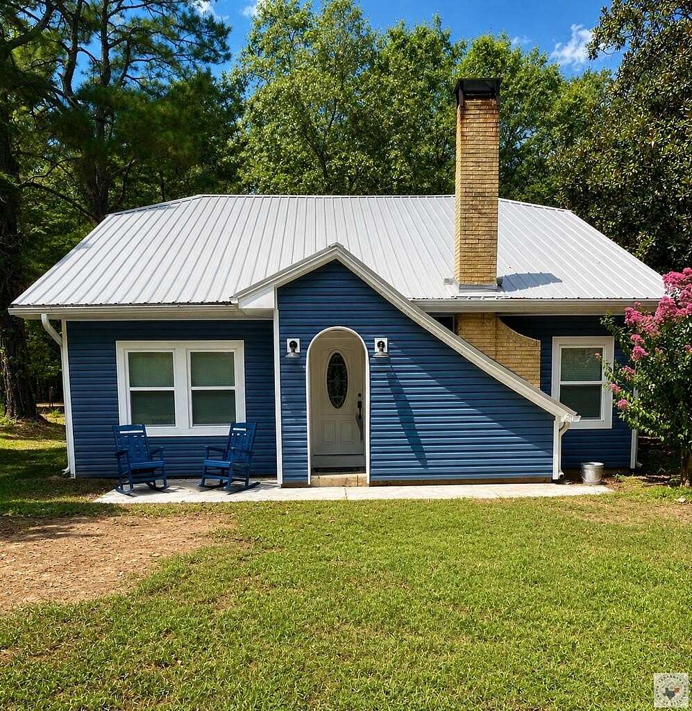 8.5 Acres of Land with Home for Sale in Doddridge, Arkansas