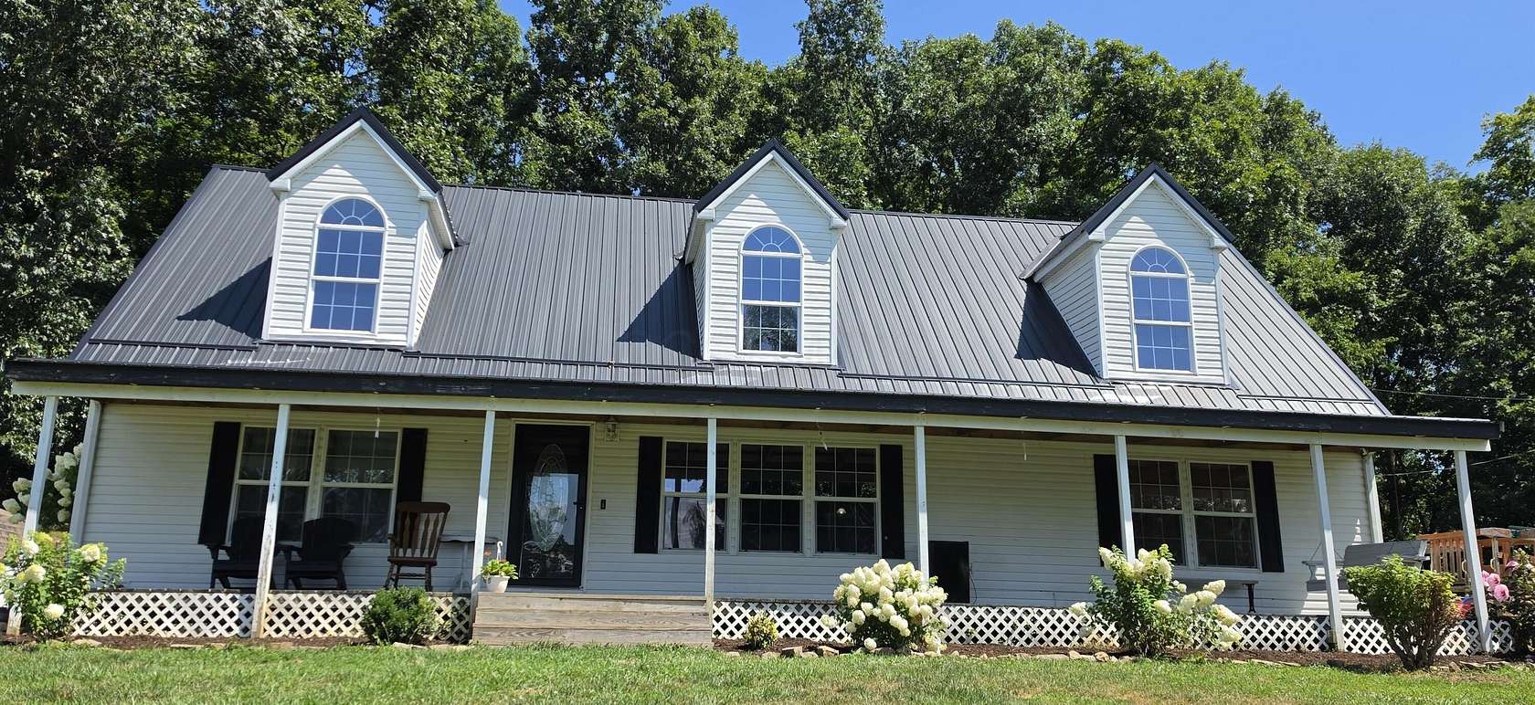 5 Acres of Land with Home for Sale in Waverly, Ohio