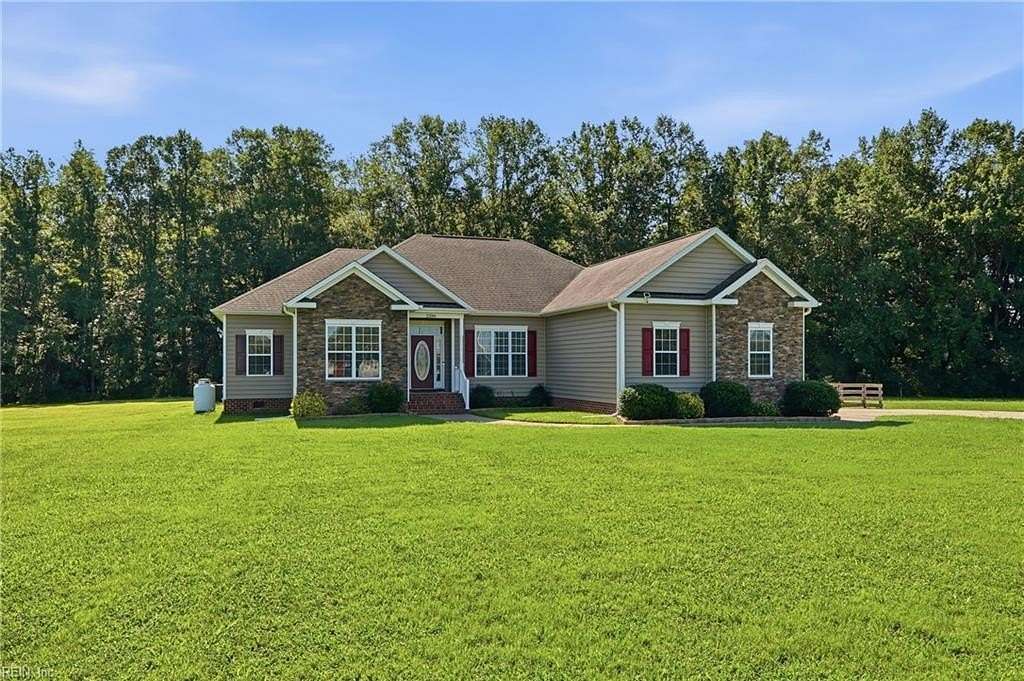 7 Acres of Land with Home for Sale in Suffolk, Virginia