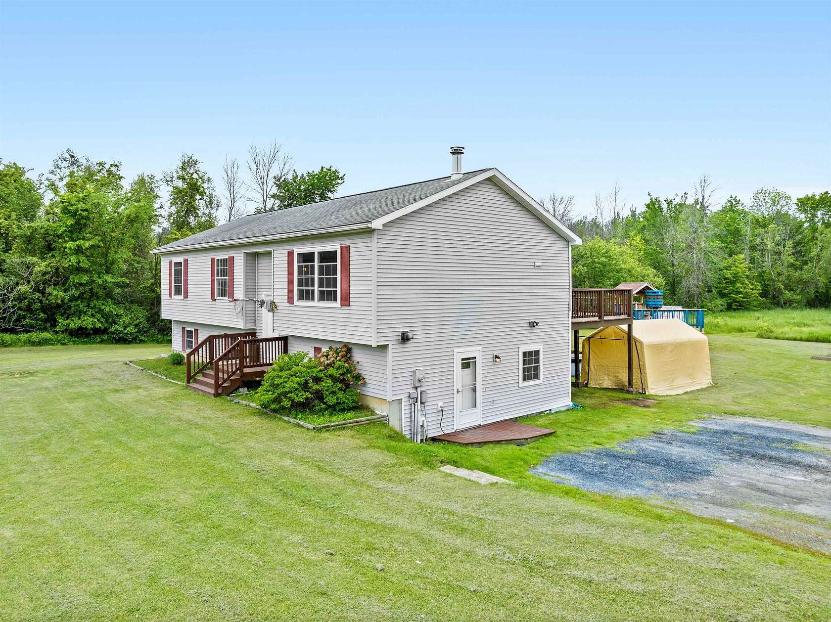 15.2 Acres of Land with Home for Sale in North Hero, Vermont