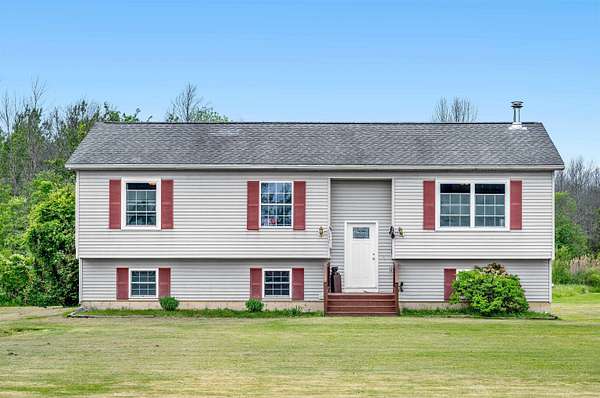 15.2 Acres of Land with Home for Sale in North Hero, Vermont