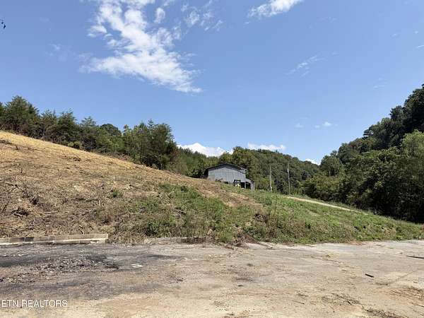 44 Acres of Land for Sale in Dandridge, Tennessee