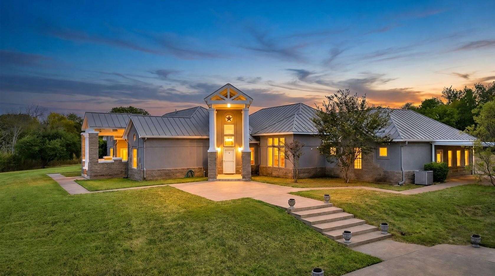 12 Acres of Recreational Land with Home for Sale in Robinson, Texas