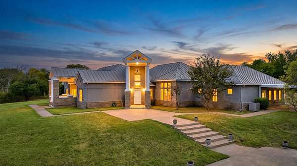 12 Acres of Recreational Land with Home for Sale in Robinson, Texas