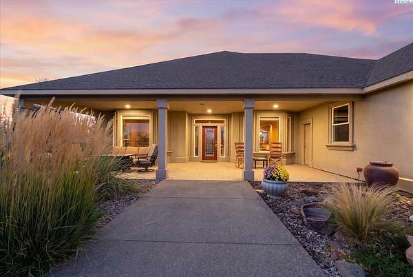 4 Acres of Land with Home for Sale in Kennewick, Washington