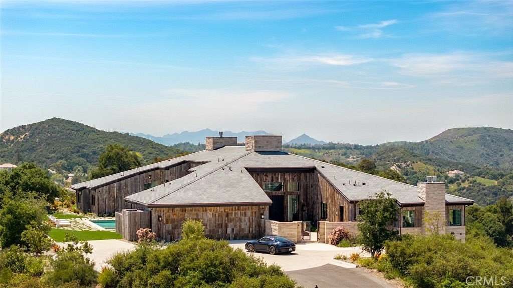 4.6 Acres of Land with Home for Sale in Calabasas, California