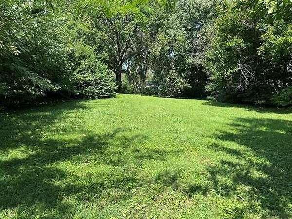 0.17 Acres of Residential Land for Sale in Gladstone, Missouri