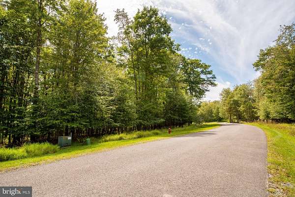 1 Acre of Residential Land for Sale in McHenry, Maryland