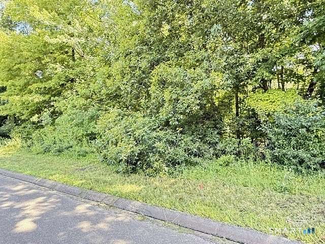 2.74 Acres of Residential Land for Sale in Killingworth, Connecticut