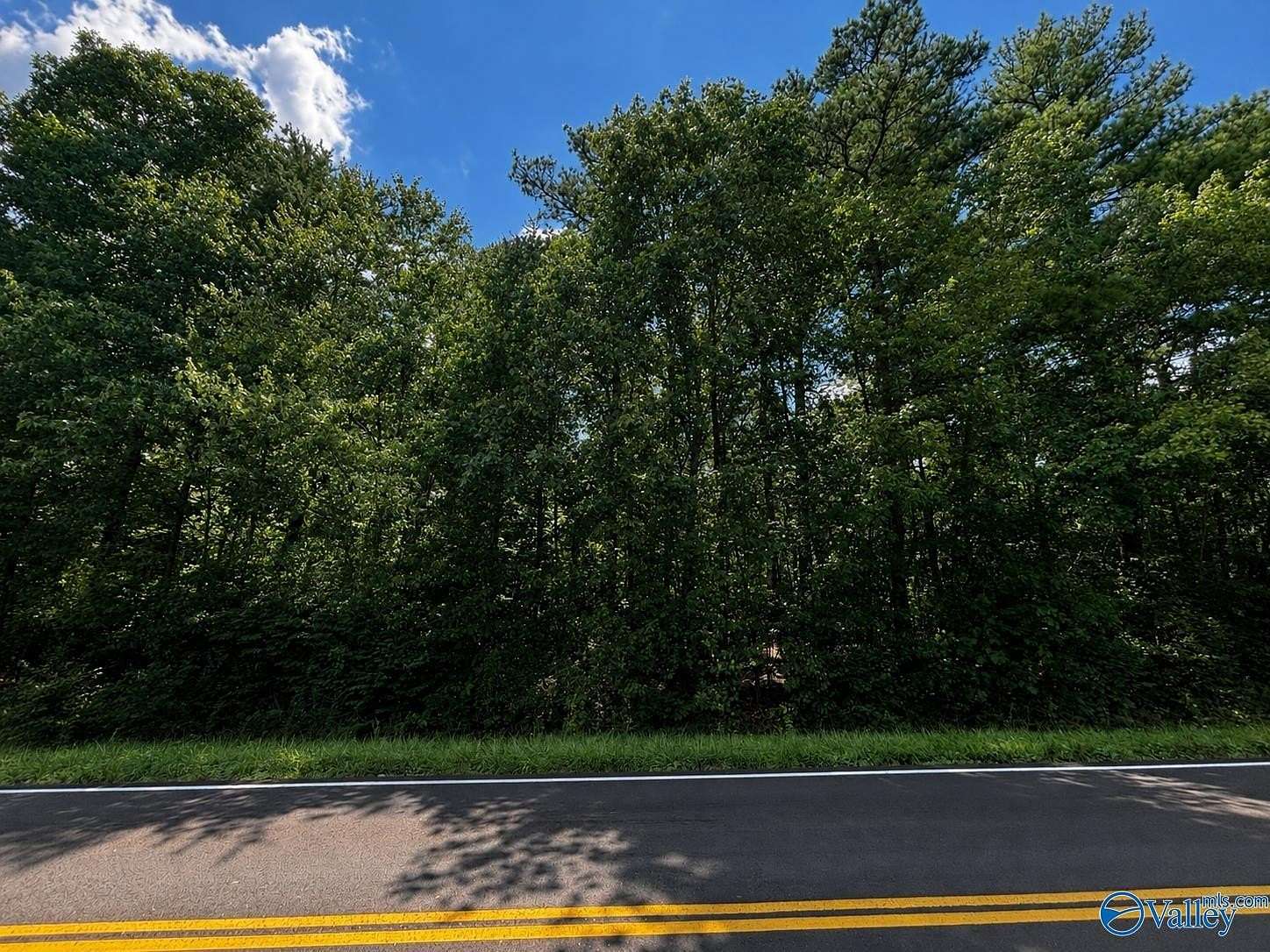 0.6 Acres of Land for Sale in Fort Payne, Alabama
