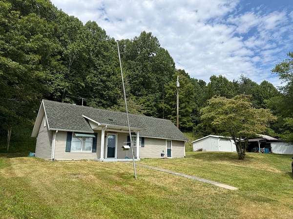 1.5 Acres of Land with Home for Sale in Yosemite, Kentucky