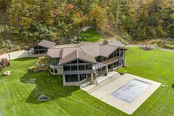 15.3 Acres of Land with Home for Sale in Pikeville, Kentucky