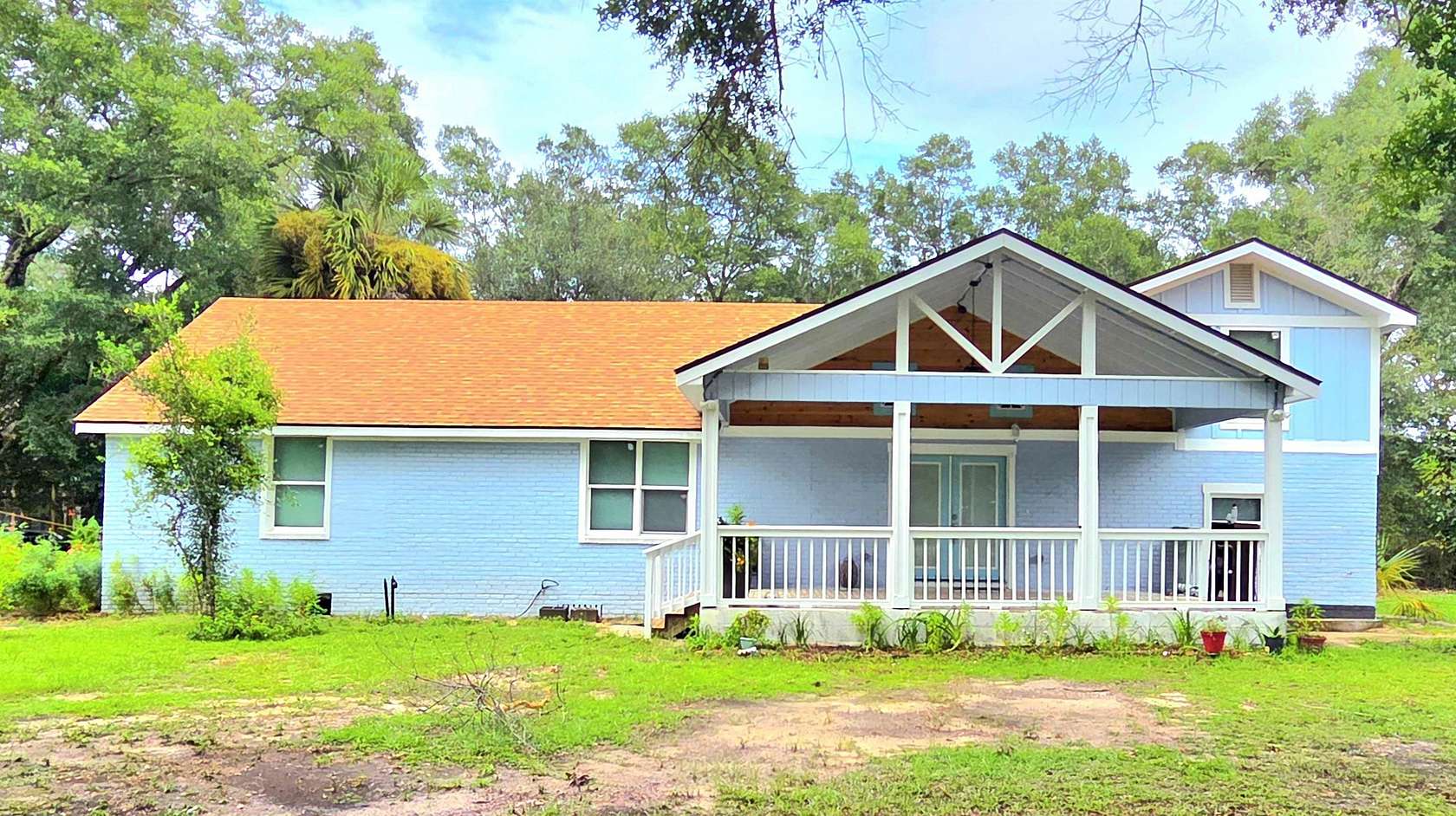 1.5 Acres of Land with Home for Sale in Quincy, Florida