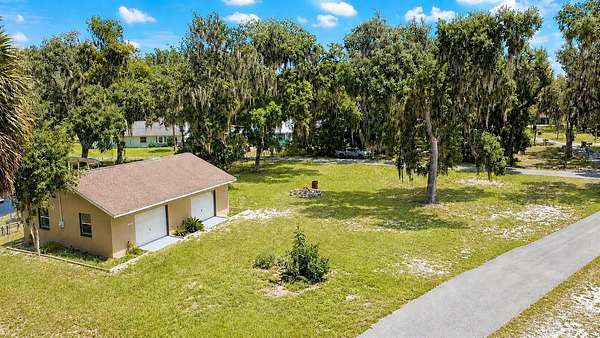 0.3 Acres of Residential Land for Sale in Lake Panasoffkee, Florida