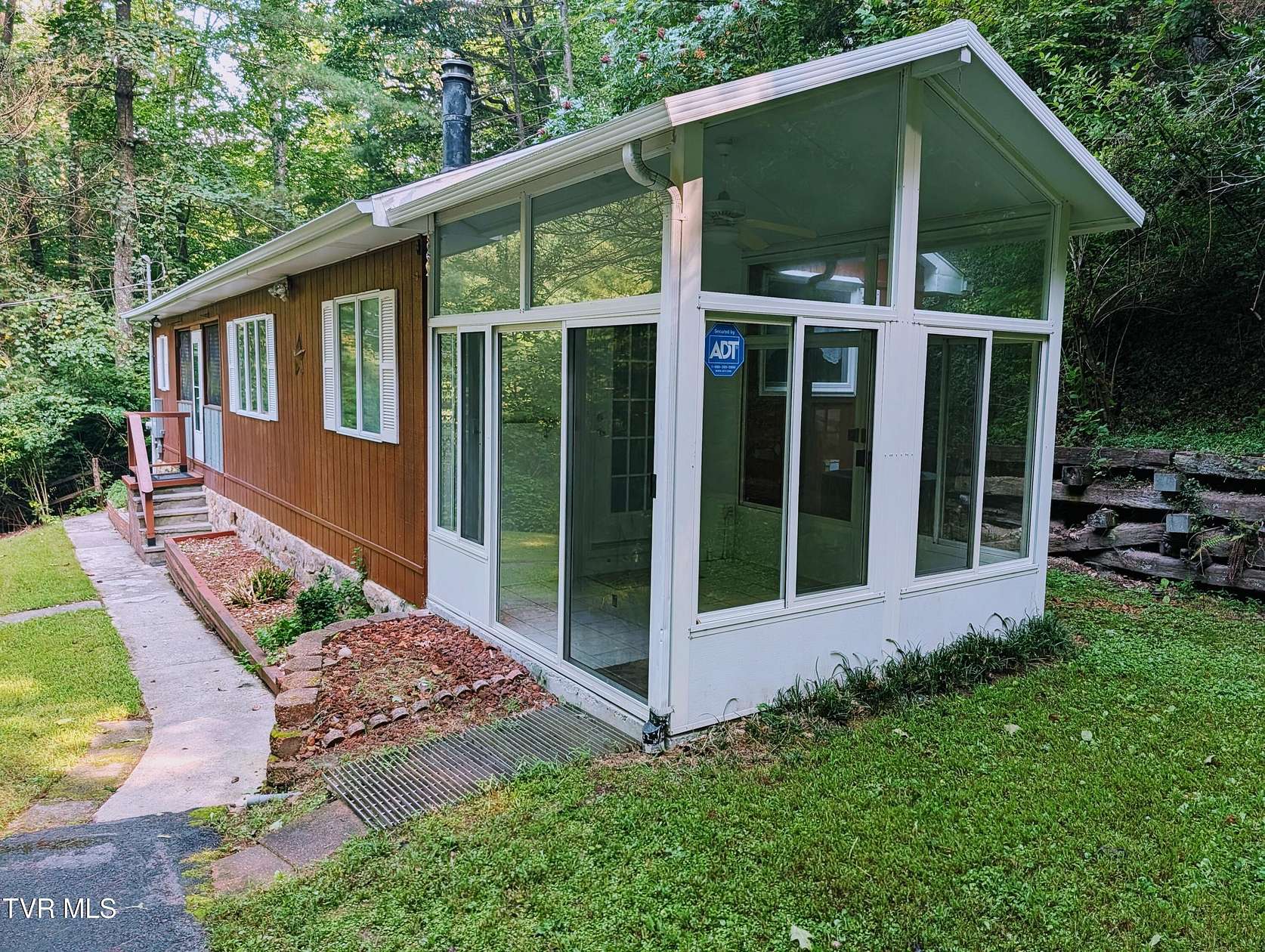 29.4 Acres of Recreational Land with Home for Sale in Grundy, Virginia
