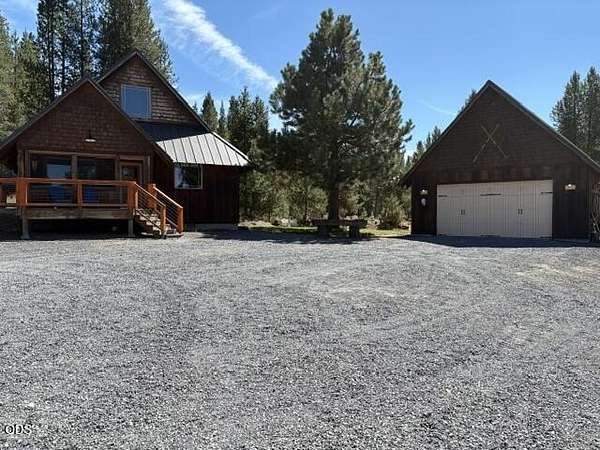 4.52 Acres of Land with Home for Sale in Crescent Lake, Oregon