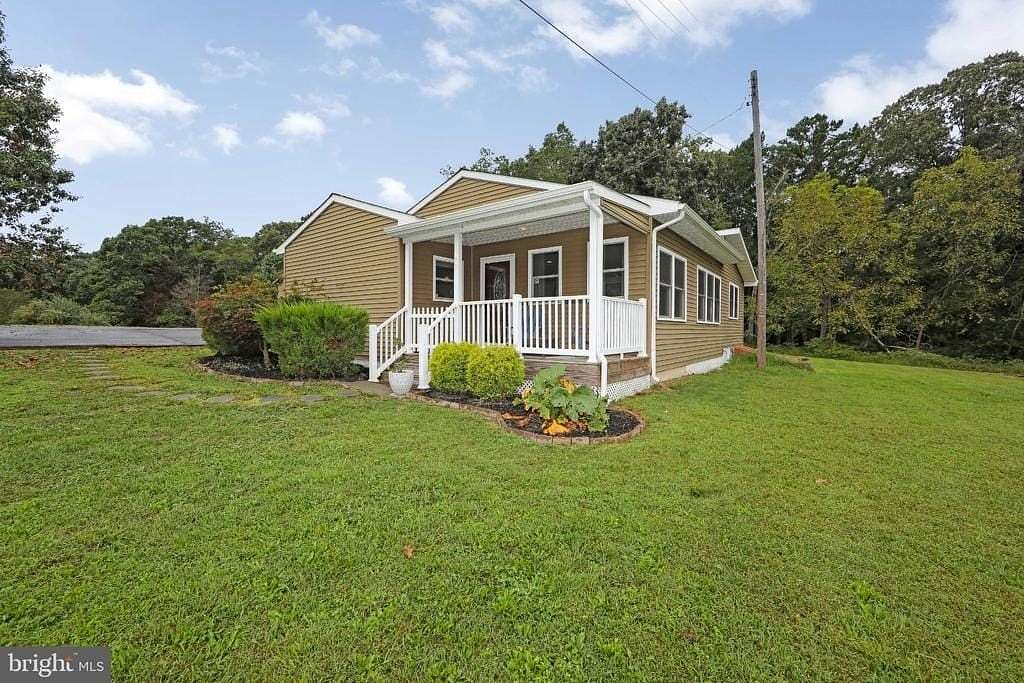 6 Acres of Land with Home for Sale in Elmer, New Jersey