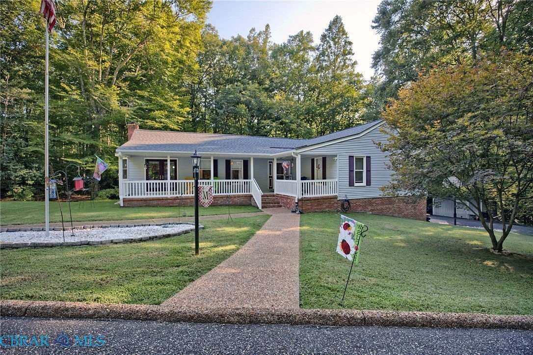 4.69 Acres of Land with Home for Sale in Gloucester, Virginia