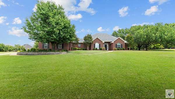 1.52 Acres of Land with Home for Sale in Texarkana, Texas