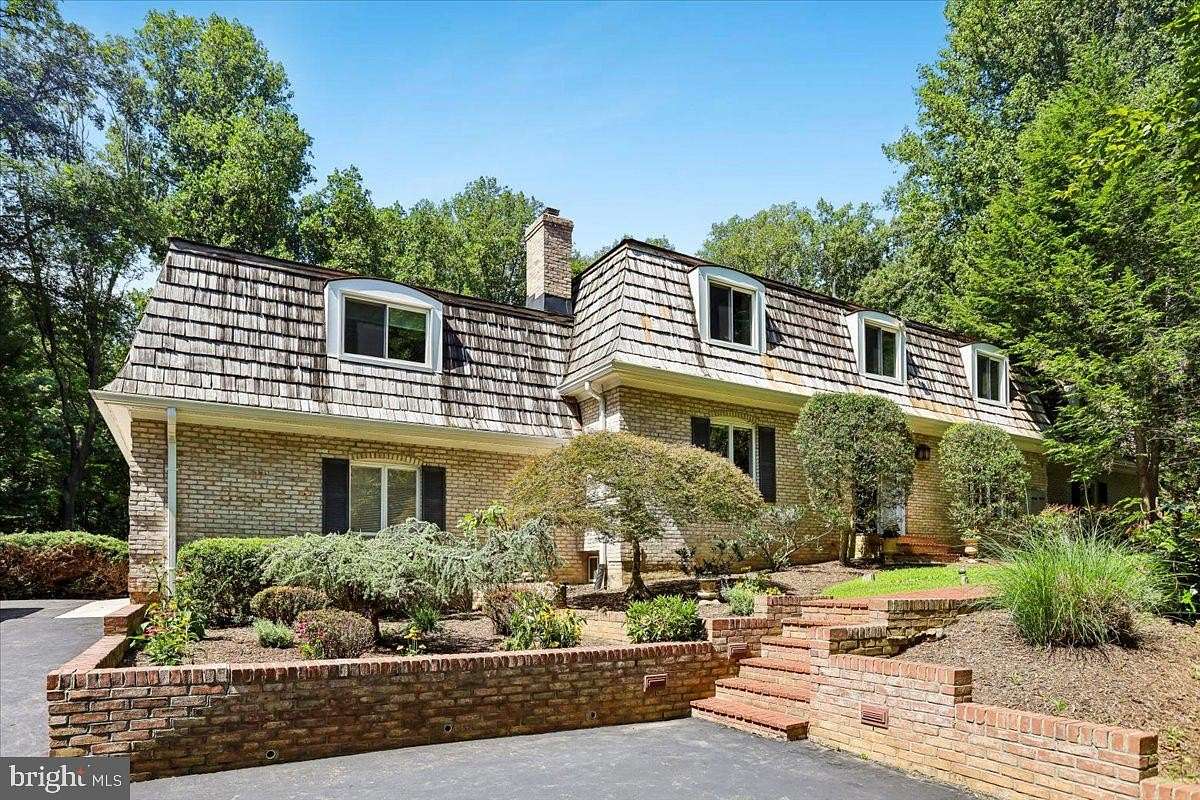 5 Acres of Land with Home for Sale in Fairfax Station, Virginia