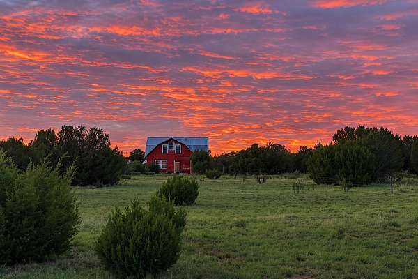 40 Acres of Land with Home for Sale in Estancia, New Mexico