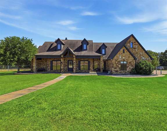 14.9 Acres of Land with Home for Sale in Fort Worth, Texas