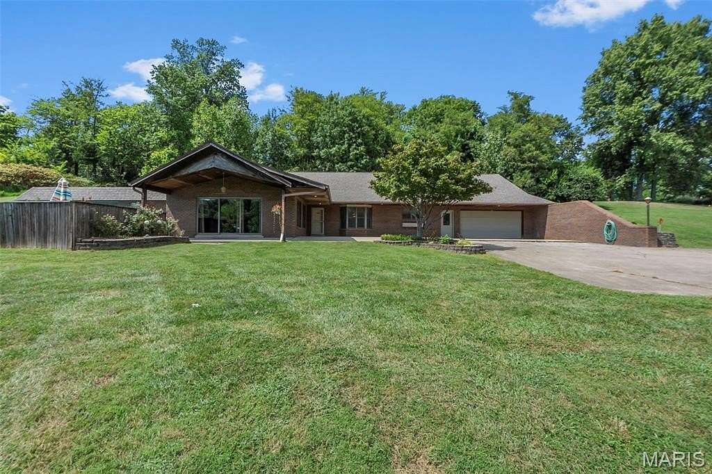 8.62 Acres of Land with Home for Sale in Chester, Illinois