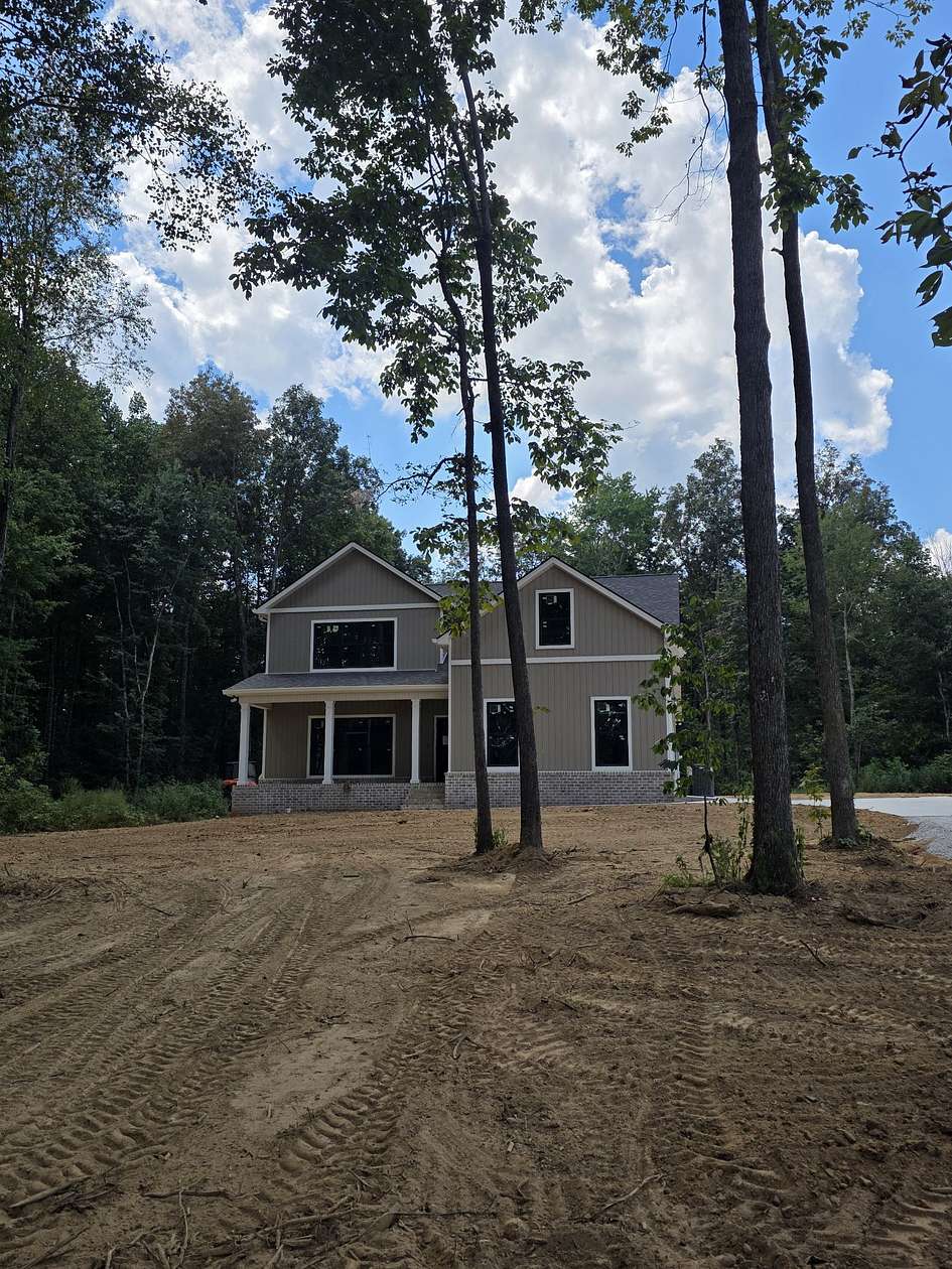 5 Acres of Land with Home for Sale in Hillsboro, Tennessee