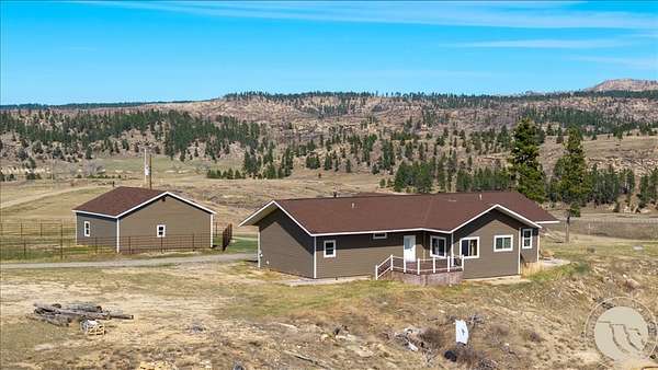 16 Acres of Land with Home for Sale in Roundup, Montana