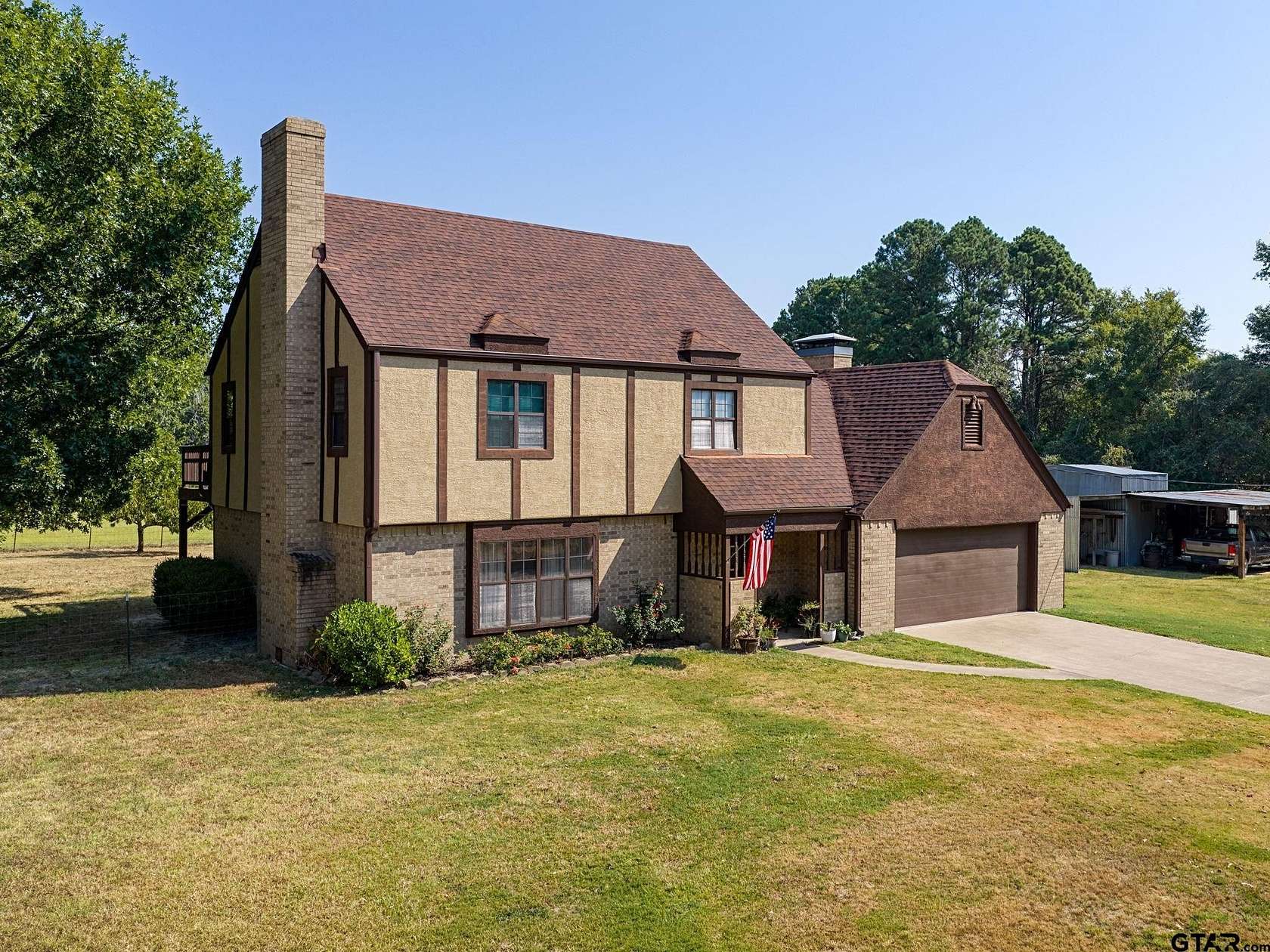21.8 Acres of Land with Home for Sale in Athens, Texas