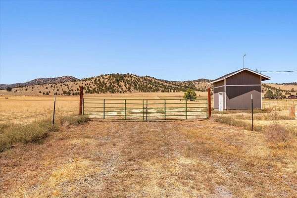 22.2 Acres of Agricultural & Residential Land for Sale in Grenada, California