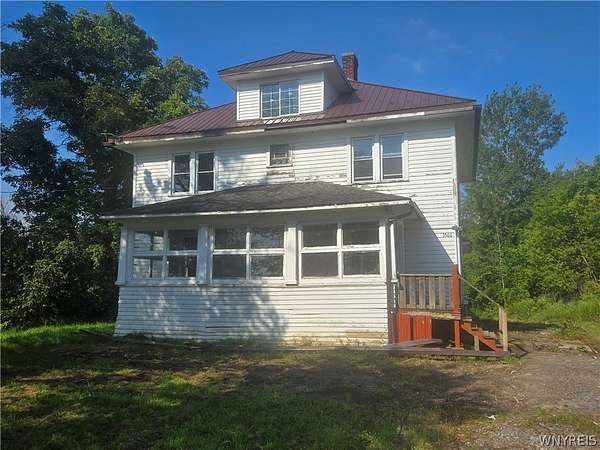 20.7 Acres of Land with Home for Sale in Middleport, New York