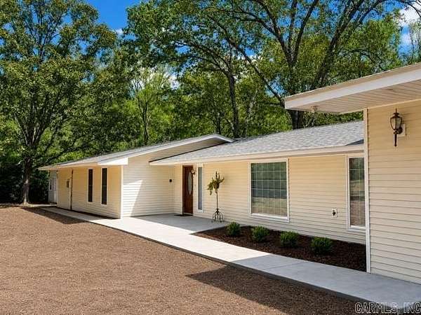 2 Acres of Land with Home for Sale in Hot Springs, Arkansas
