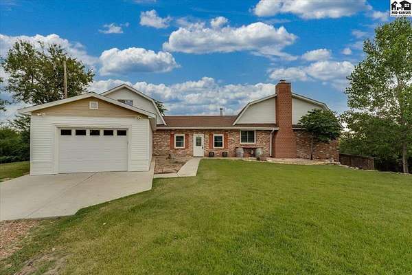 10.6 Acres of Land with Home for Sale in Hutchinson, Kansas