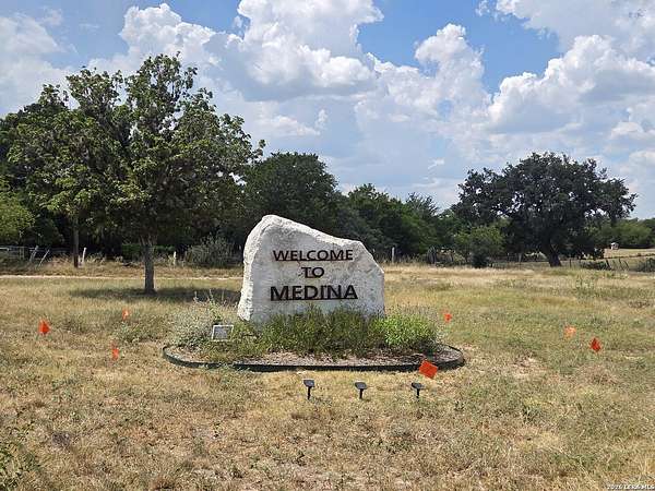 2 Acres of Residential Land for Sale in Lake Hills, Texas