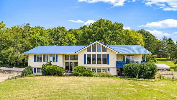 4 Acres of Land with Home for Sale in Fayetteville, Tennessee