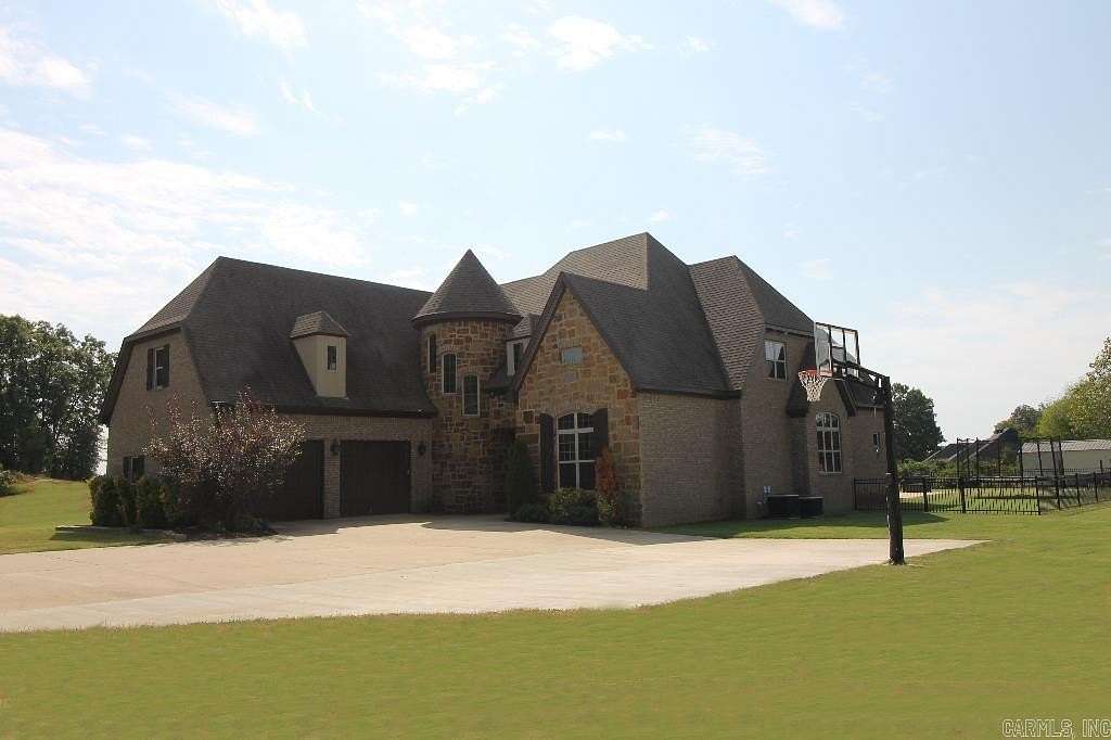 2 Acres of Land with Home for Sale in Jonesboro, Arkansas