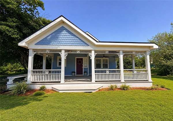 10.6 Acres of Land with Home for Sale in Gregory, Texas
