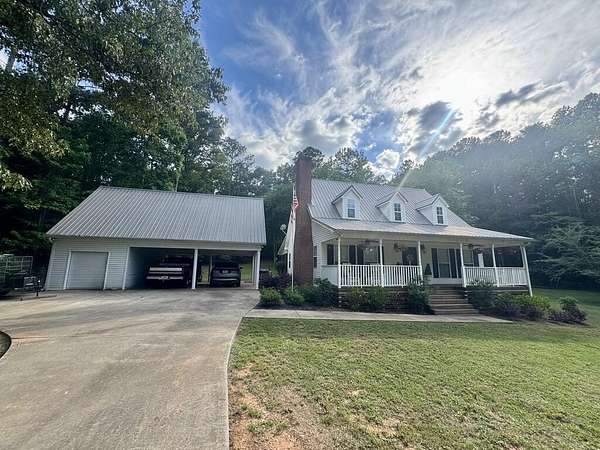 2.79 Acres of Land with Home for Sale in Milledgeville, Georgia