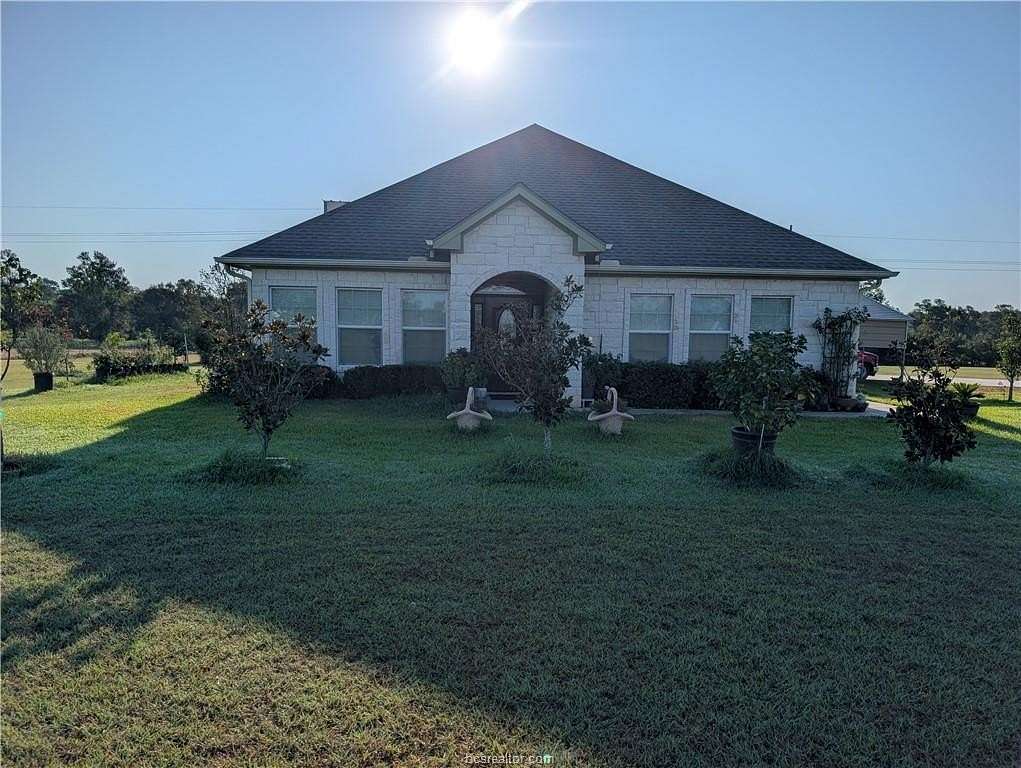 3.35 Acres of Improved Mixed-Use Land for Sale in Navasota, Texas
