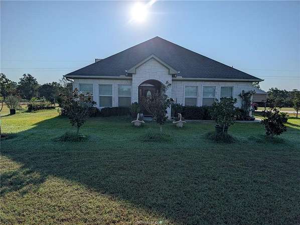 3.35 Acres of Improved Mixed-Use Land for Sale in Navasota, Texas