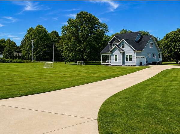 3.5 Acres of Land with Home for Sale in Springfield, Tennessee