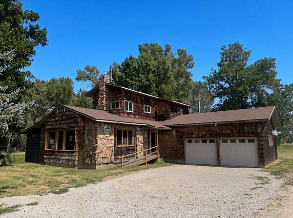 3.62 Acres of Land with Home for Sale in Columbus, Montana